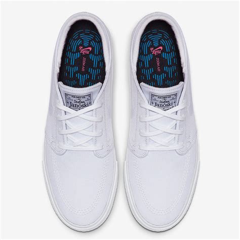 nike sb stefan janoski weiß mit kleinen figueren|stefan janoski merchandise.